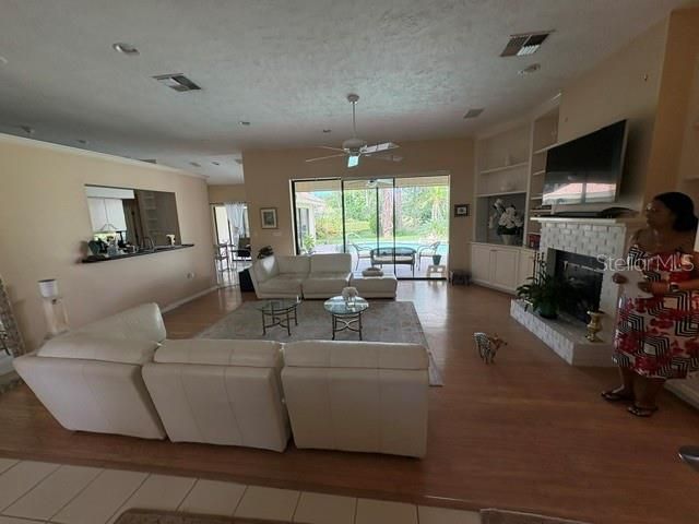For Sale: $630,000 (3 beds, 2 baths, 2352 Square Feet)