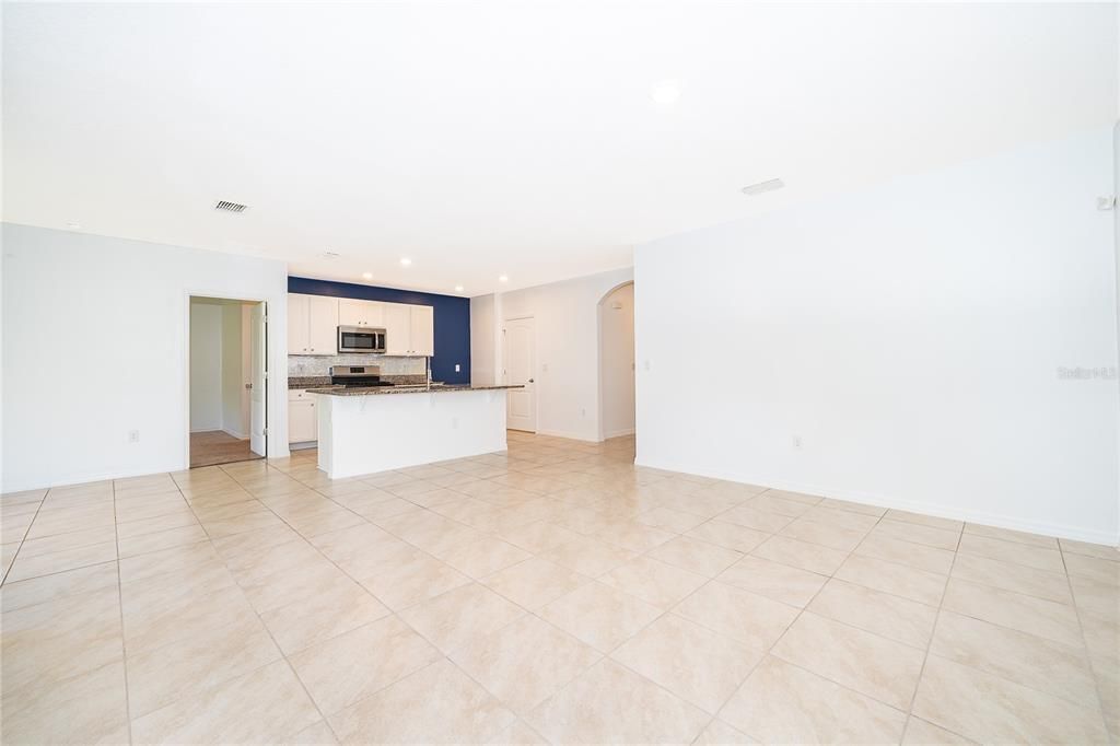 En Venta: $395,000 (3 camas, 2 baños, 1672 Pies cuadrados)