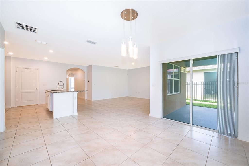 En Venta: $395,000 (3 camas, 2 baños, 1672 Pies cuadrados)