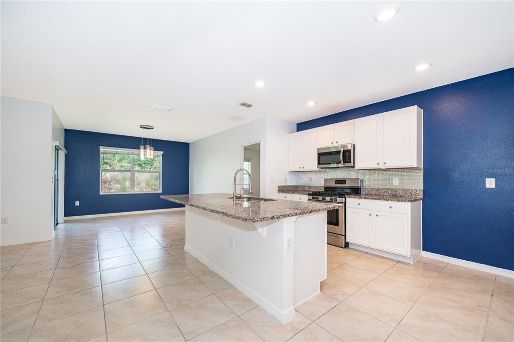 En Venta: $395,000 (3 camas, 2 baños, 1672 Pies cuadrados)