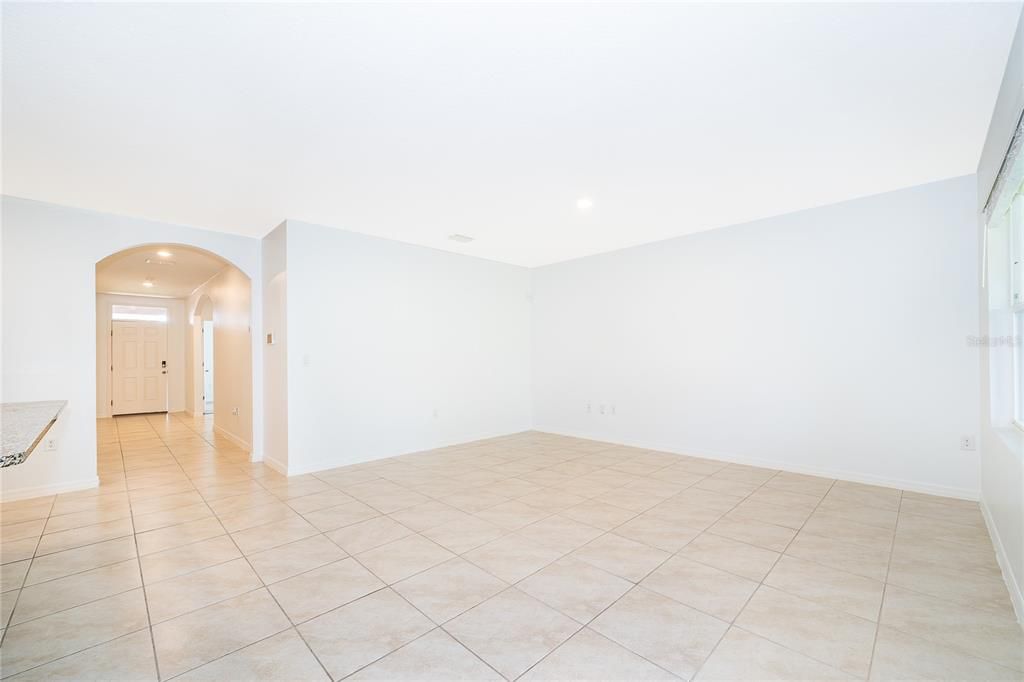 En Venta: $395,000 (3 camas, 2 baños, 1672 Pies cuadrados)