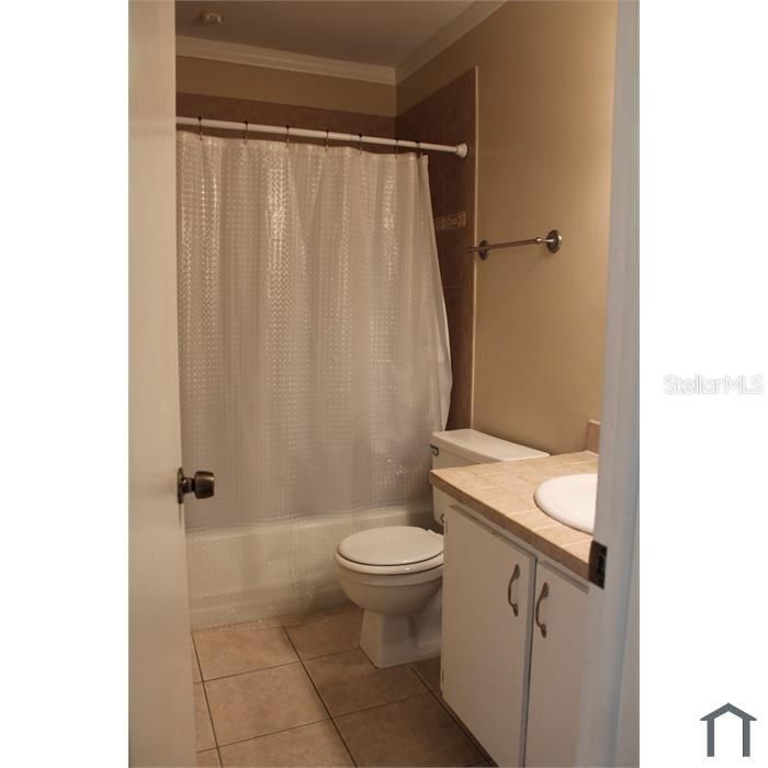 For Rent: $2,000 (2 beds, 2 baths, 1077 Square Feet)