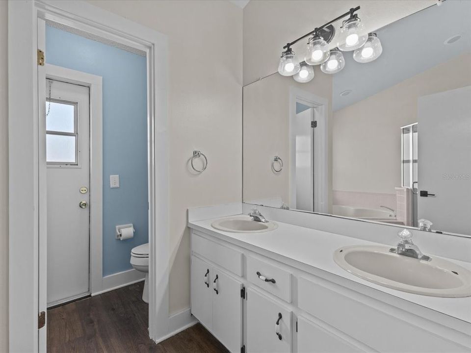 В аренду: $2,495 (3 спален, 2 ванн, 1407 Квадратных фут)