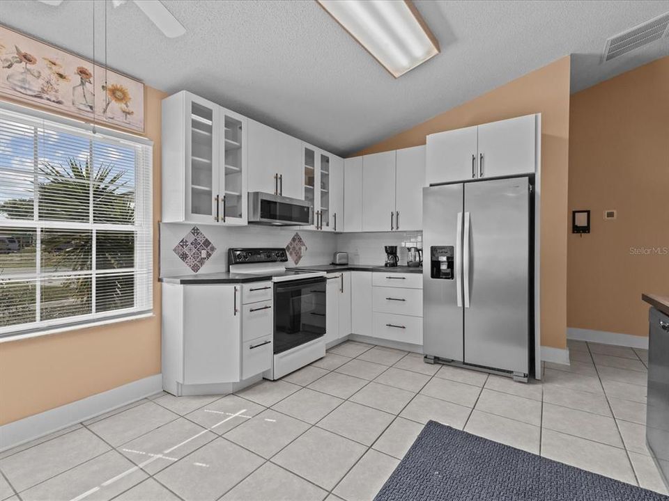 В аренду: $2,495 (3 спален, 2 ванн, 1407 Квадратных фут)