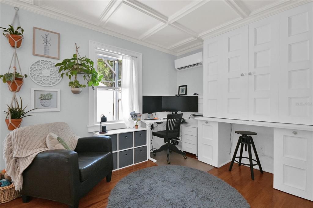 For Sale: $850,000 (3 beds, 2 baths, 1642 Square Feet)
