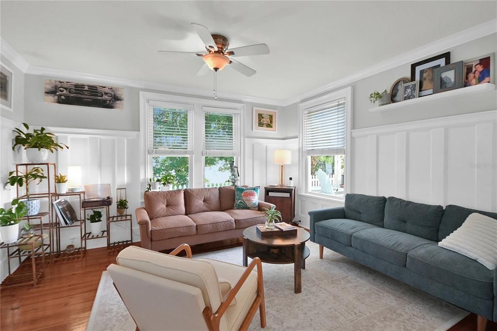 For Sale: $850,000 (3 beds, 2 baths, 1642 Square Feet)