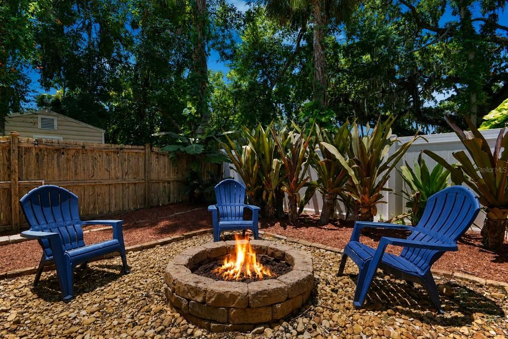 For Sale: $850,000 (3 beds, 2 baths, 1642 Square Feet)