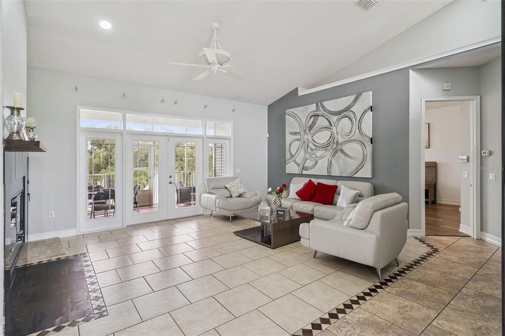 For Sale: $1,160,000 (3 beds, 2 baths, 3377 Square Feet)