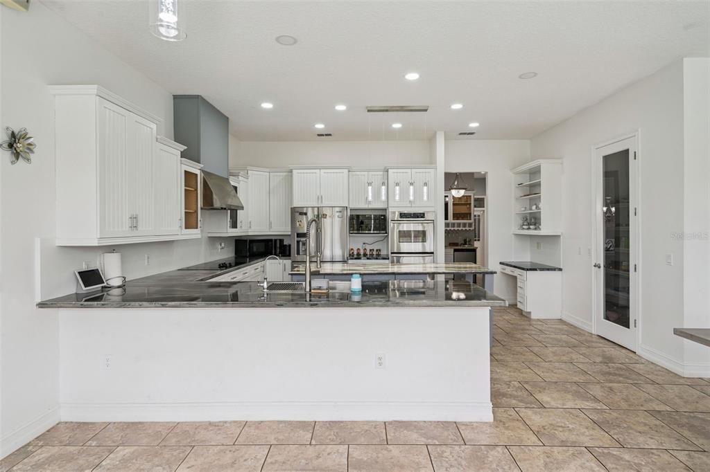 For Sale: $1,160,000 (3 beds, 2 baths, 3377 Square Feet)