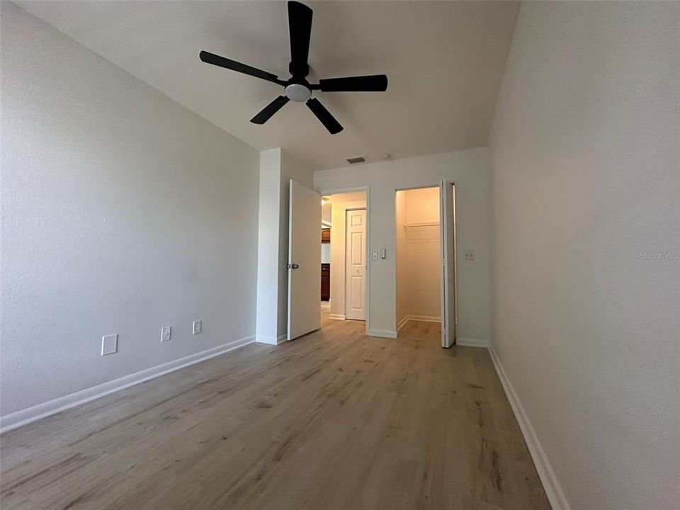For Rent: $1,700 (2 beds, 1 baths, 884 Square Feet)