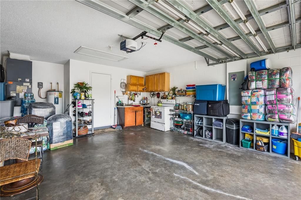 For Sale: $410,000 (3 beds, 2 baths, 1624 Square Feet)