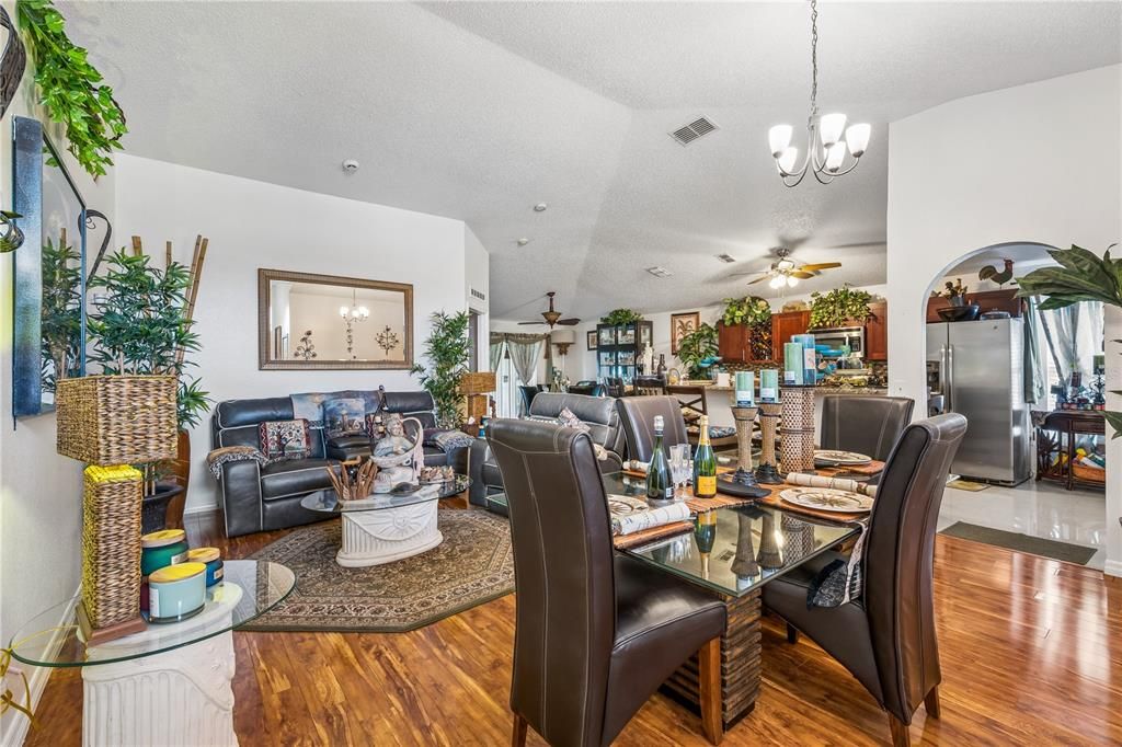 For Sale: $410,000 (3 beds, 2 baths, 1624 Square Feet)