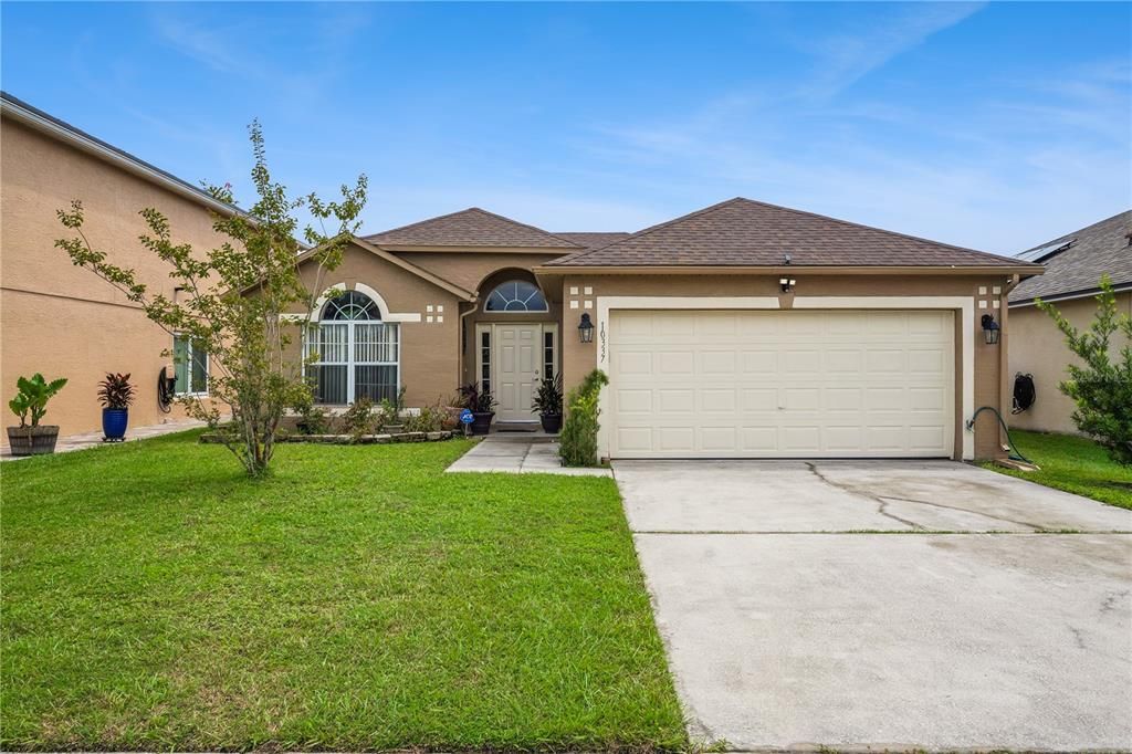 For Sale: $410,000 (3 beds, 2 baths, 1624 Square Feet)