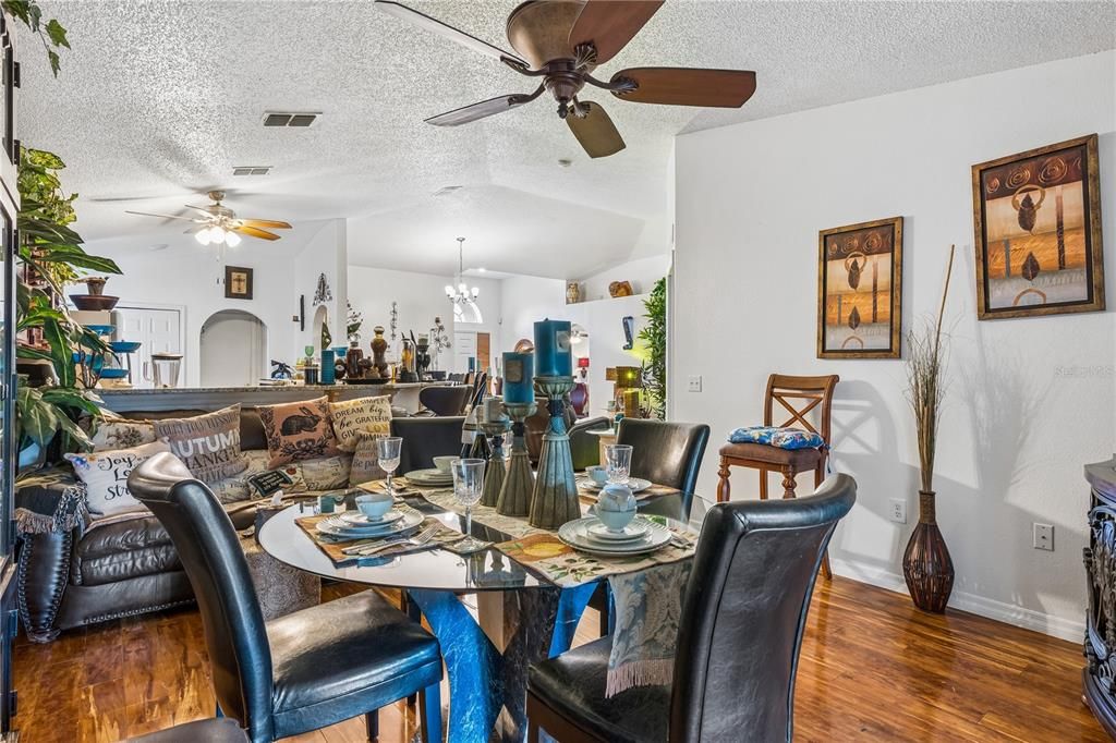 For Sale: $410,000 (3 beds, 2 baths, 1624 Square Feet)