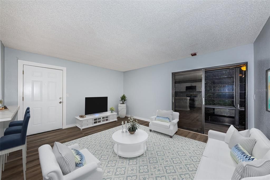 For Sale: $200,000 (2 beds, 2 baths, 825 Square Feet)