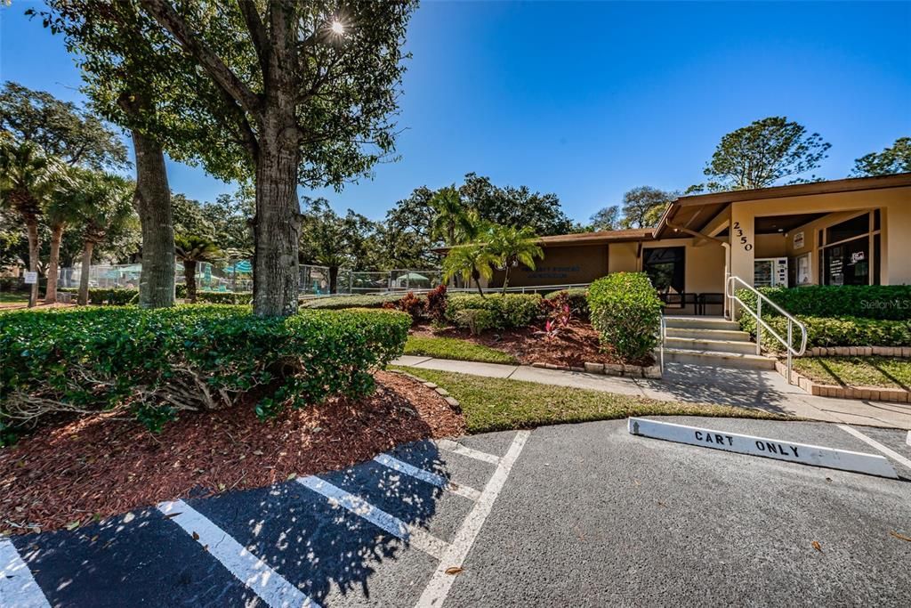 For Sale: $200,000 (2 beds, 2 baths, 825 Square Feet)