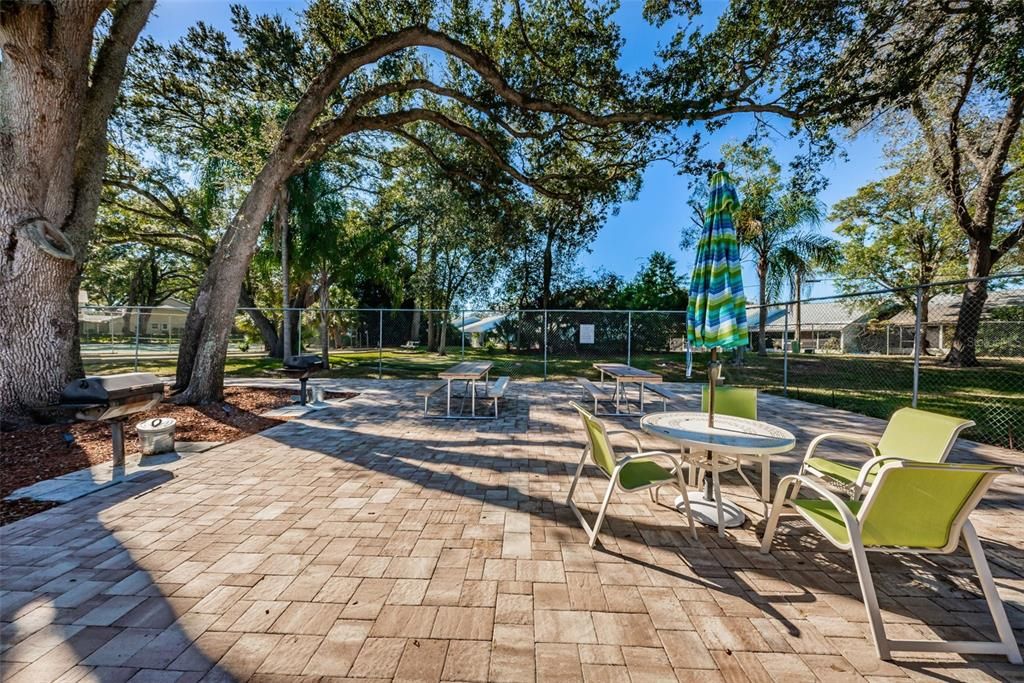 For Sale: $200,000 (2 beds, 2 baths, 825 Square Feet)