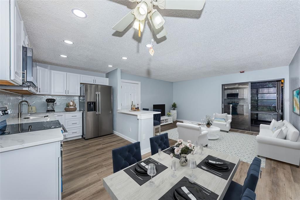 For Sale: $200,000 (2 beds, 2 baths, 825 Square Feet)