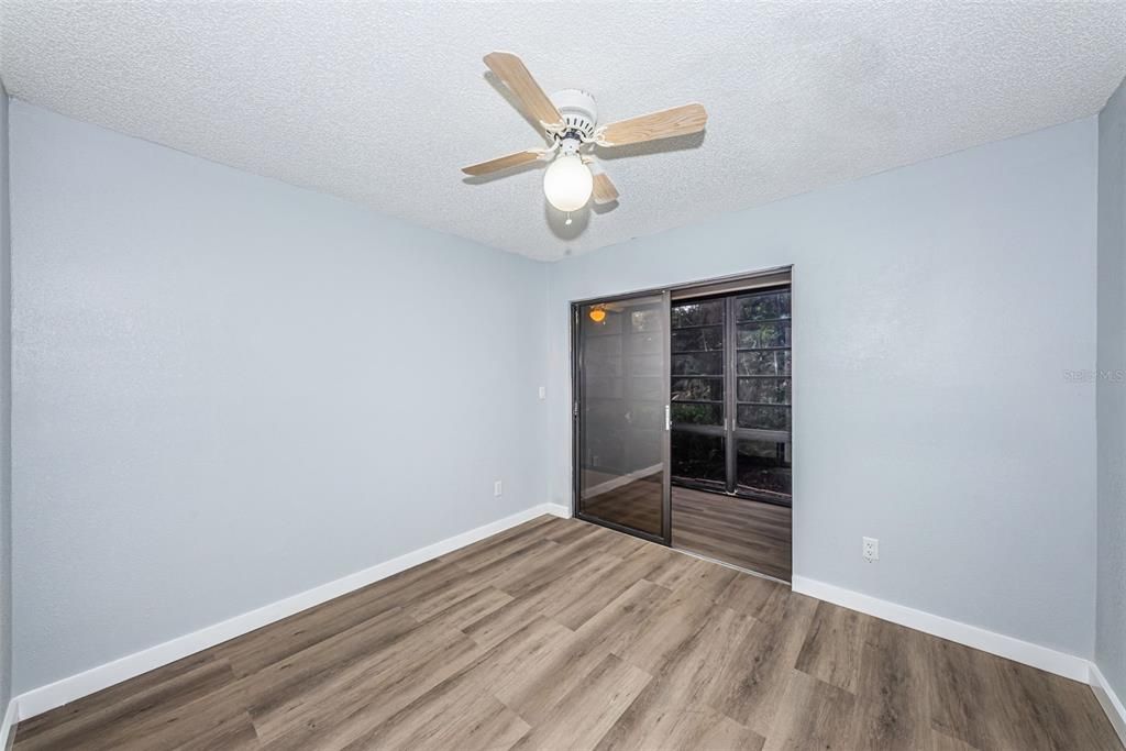 For Sale: $200,000 (2 beds, 2 baths, 825 Square Feet)