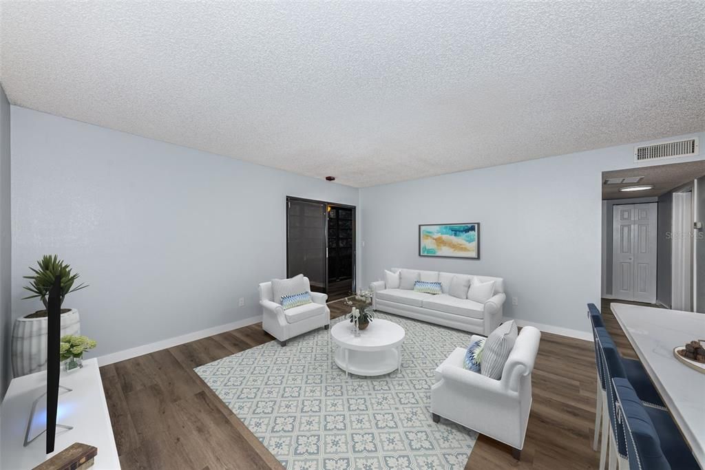 For Sale: $200,000 (2 beds, 2 baths, 825 Square Feet)