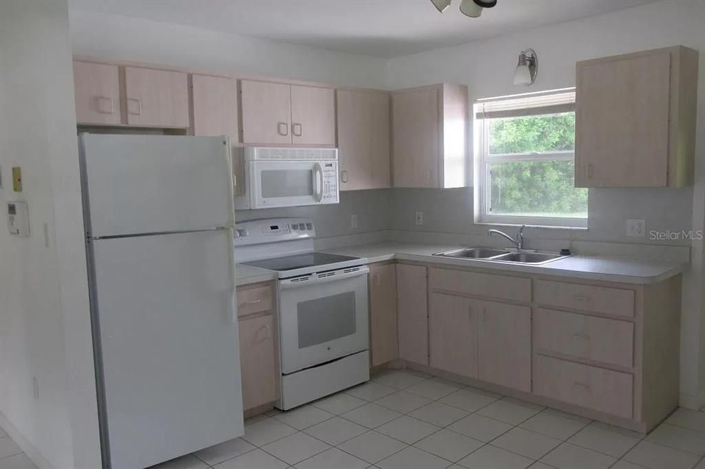 En Venta: $524,995 (4 camas, 0 baños, 1968 Pies cuadrados)