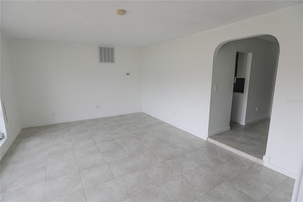 На продажу: $369,900 (3 спален, 2 ванн, 2105 Квадратных фут)