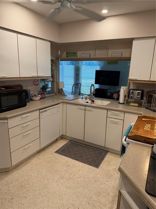 For Sale: $394,900 (2 beds, 2 baths, 1497 Square Feet)