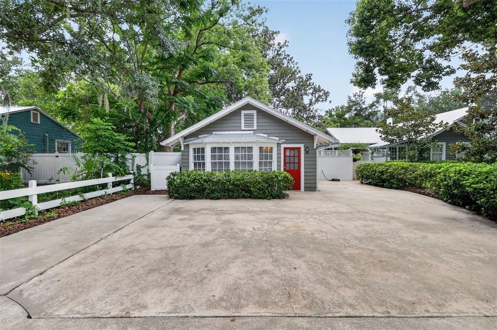 For Sale: $999,500 (4 beds, 3 baths, 2564 Square Feet)