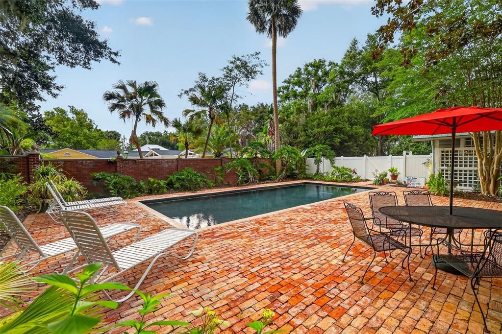 For Sale: $999,500 (4 beds, 3 baths, 2564 Square Feet)