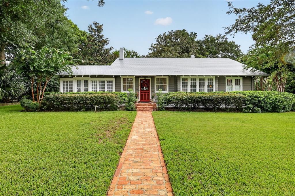 For Sale: $999,500 (4 beds, 3 baths, 2564 Square Feet)