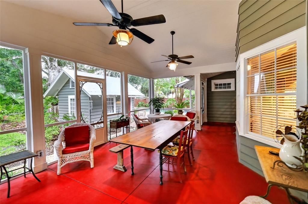 For Sale: $999,500 (4 beds, 3 baths, 2564 Square Feet)
