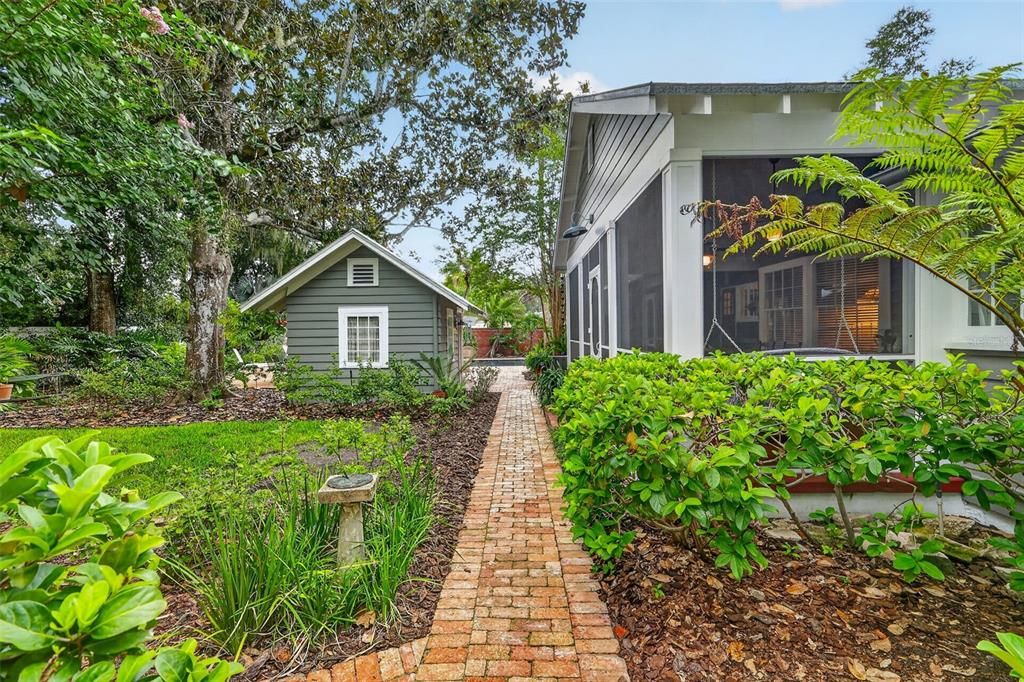 For Sale: $999,500 (4 beds, 3 baths, 2564 Square Feet)