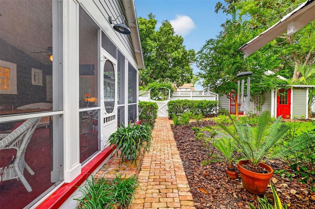 For Sale: $999,500 (4 beds, 3 baths, 2564 Square Feet)