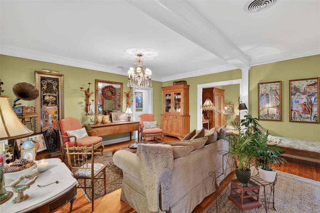 For Sale: $999,500 (4 beds, 3 baths, 2564 Square Feet)