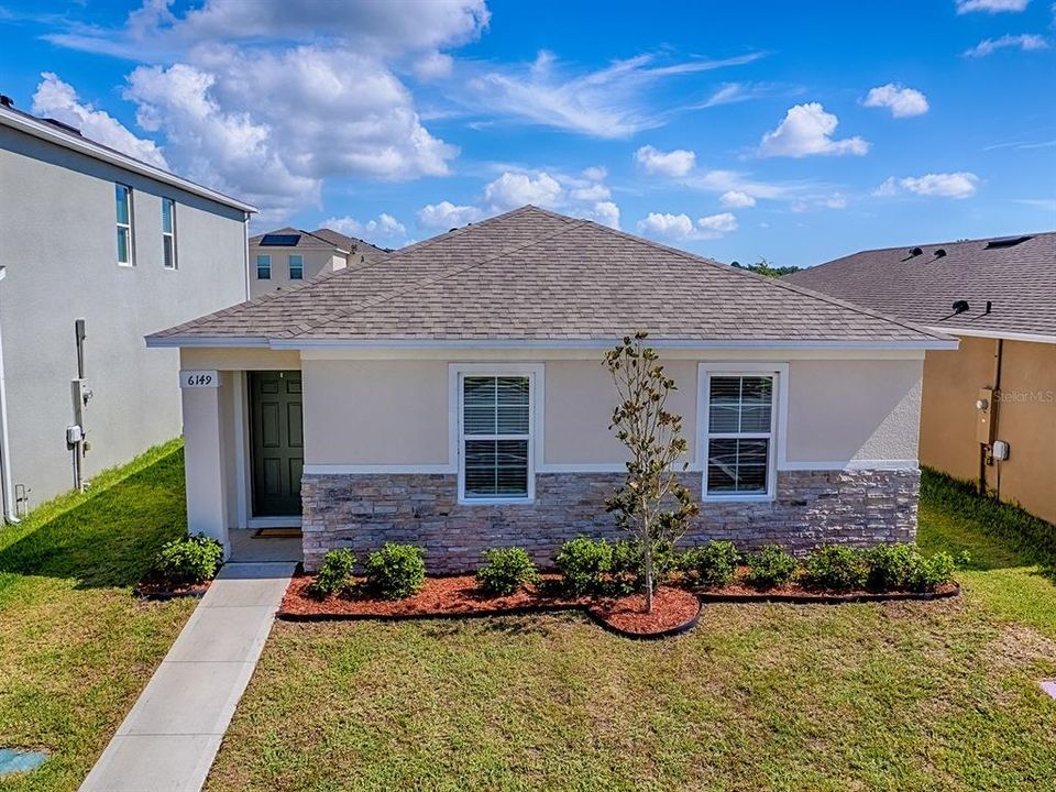 For Sale: $389,900 (4 beds, 2 baths, 1720 Square Feet)