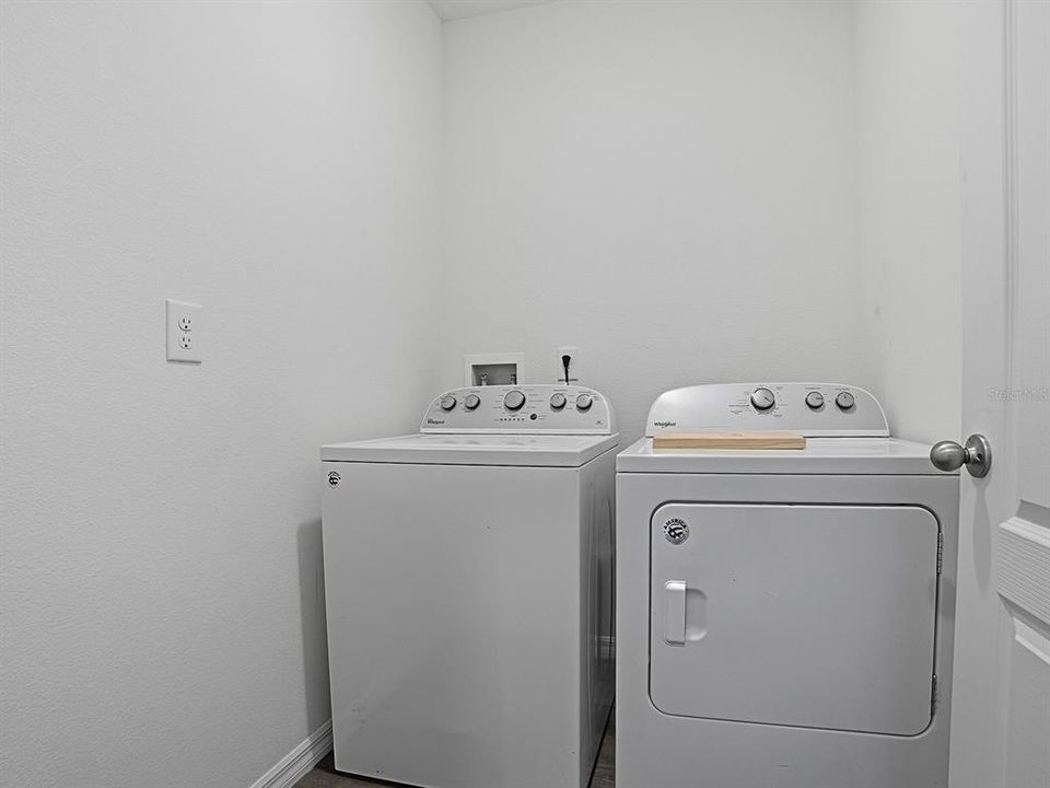 For Sale: $389,900 (4 beds, 2 baths, 1720 Square Feet)