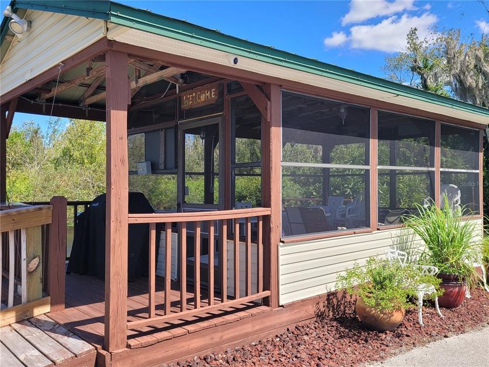 For Sale: $179,900 (3 beds, 2 baths, 1107 Square Feet)