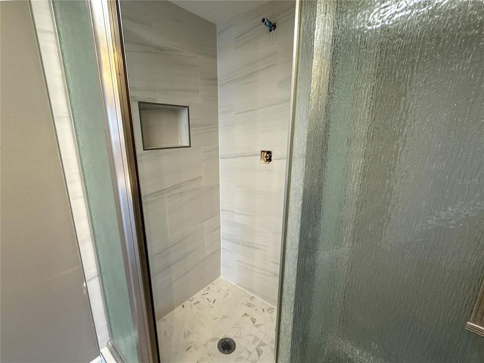 На продажу: $84,900 (2 спален, 2 ванн, 989 Квадратных фут)