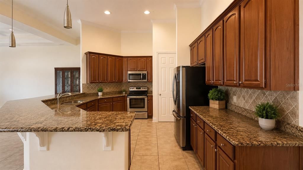 En Venta: $729,000 (4 camas, 3 baños, 2893 Pies cuadrados)