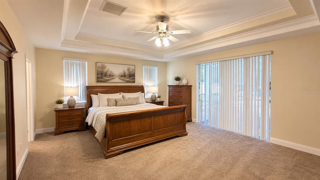 En Venta: $729,000 (4 camas, 3 baños, 2893 Pies cuadrados)