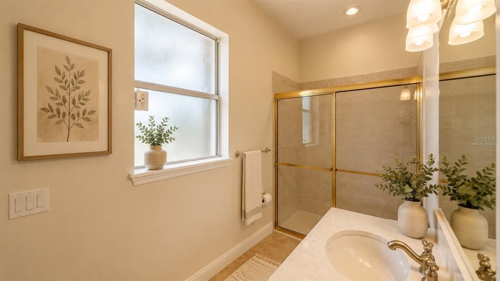 En Venta: $729,000 (4 camas, 3 baños, 2893 Pies cuadrados)