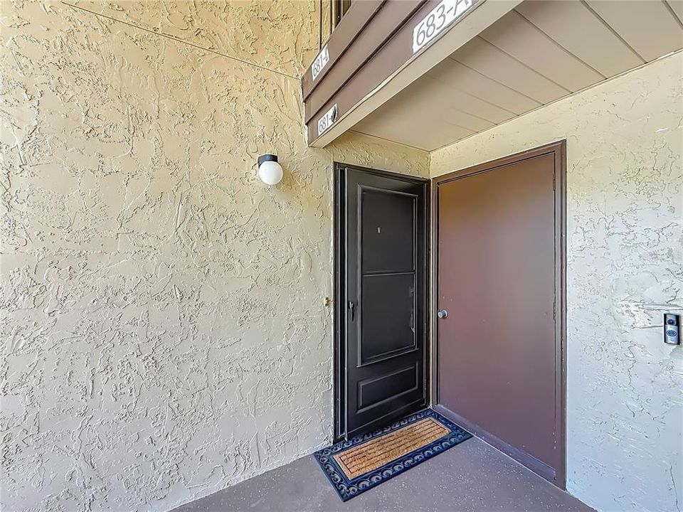 For Sale: $135,000 (2 beds, 2 baths, 1068 Square Feet)