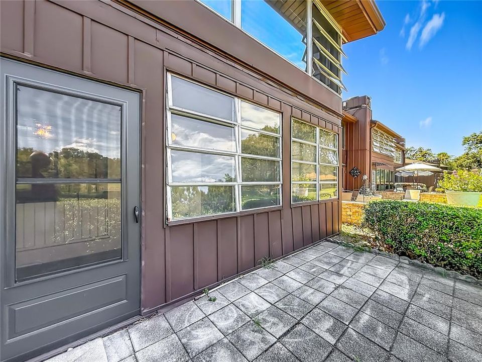 For Sale: $135,000 (2 beds, 2 baths, 1068 Square Feet)