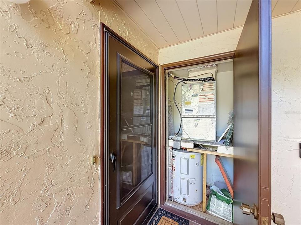 For Sale: $135,000 (2 beds, 2 baths, 1068 Square Feet)
