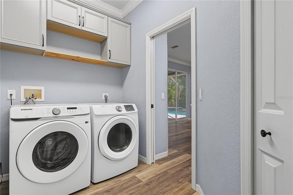 На продажу: $395,000 (3 спален, 2 ванн, 1762 Квадратных фут)