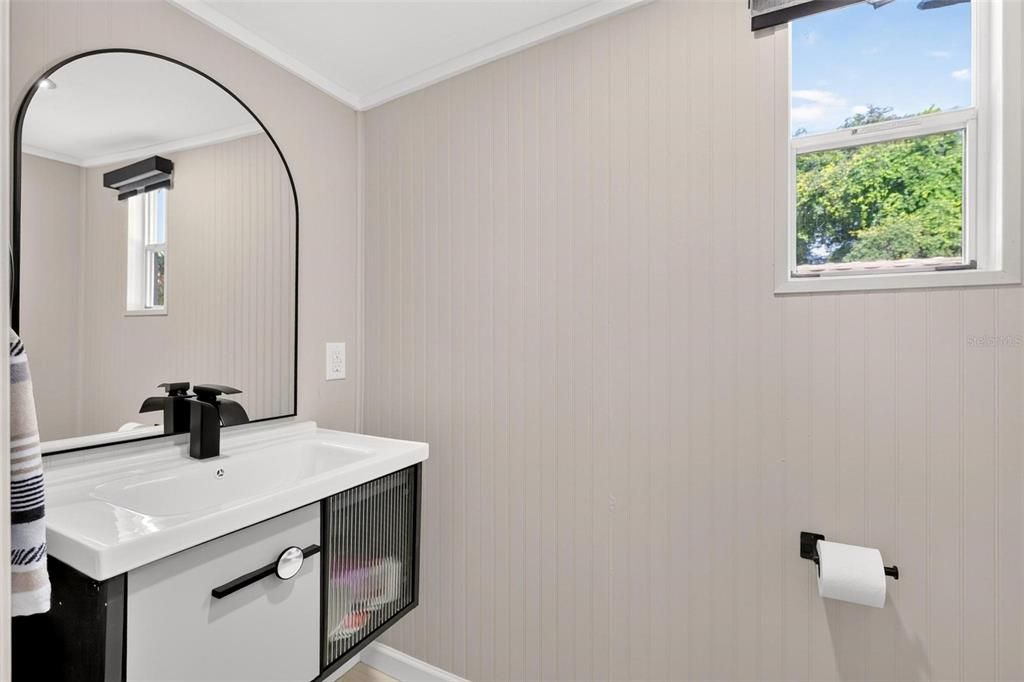 На продажу: $249,900 (3 спален, 2 ванн, 1348 Квадратных фут)