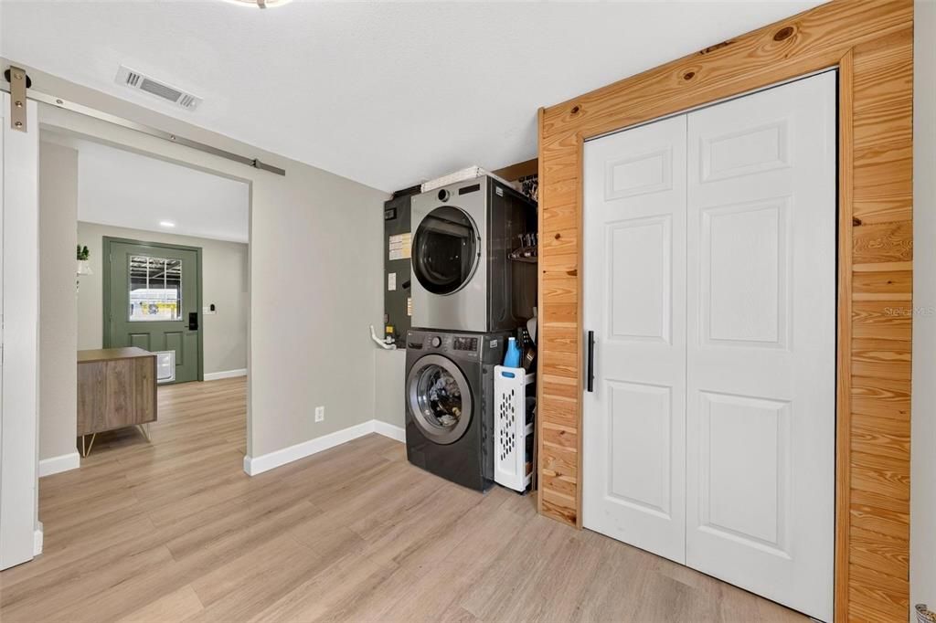 На продажу: $249,900 (3 спален, 2 ванн, 1348 Квадратных фут)