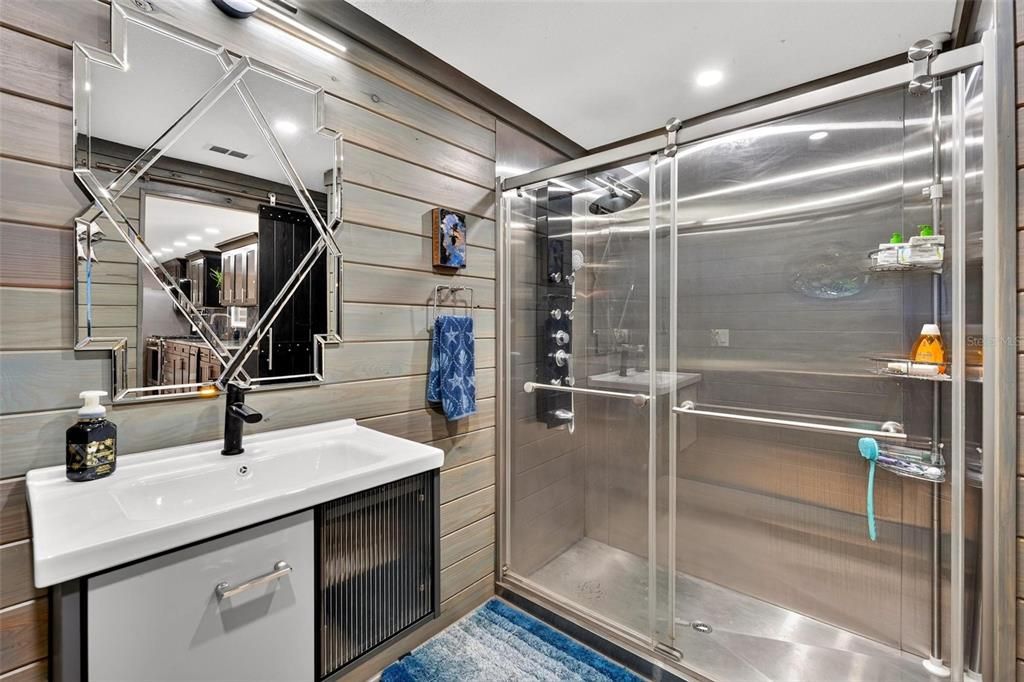На продажу: $249,900 (3 спален, 2 ванн, 1348 Квадратных фут)