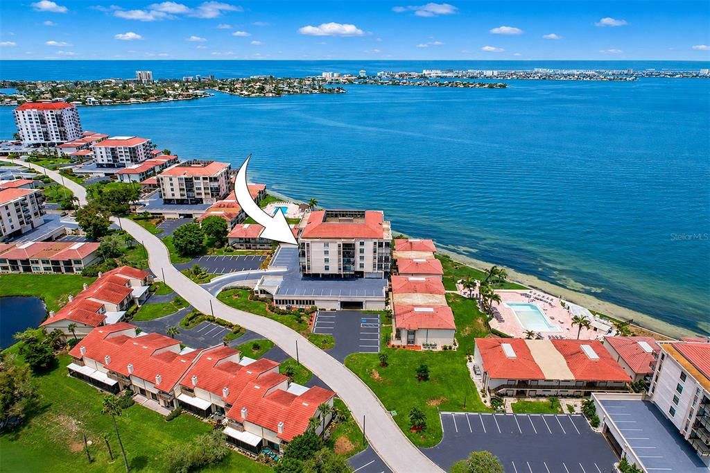 На продажу: $444,000 (2 спален, 2 ванн, 1030 Квадратных фут)