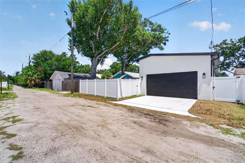 For Sale: $729,900 (4 beds, 2 baths, 1840 Square Feet)
